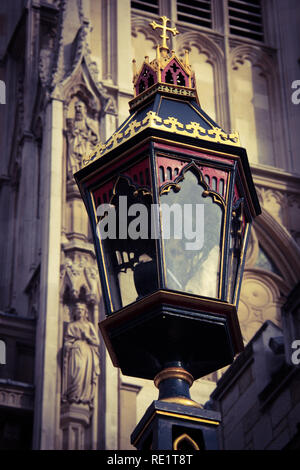 Lanterna ornati presso la Collegiata di San Pietro a Westminster (l'Abbazia di Westminster) a Londra, Regno Unito Foto Stock