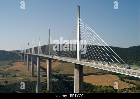 Il ponte al di sopra della valle del Tarn, Francia Foto Stock