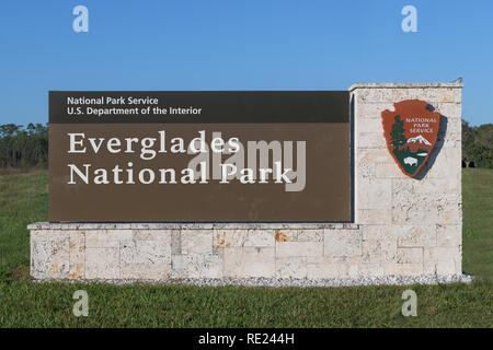 Segno di ingresso a Ernest F. Coe Visitor Centre in Everglades National Park vicino a Homestead, Florida Foto Stock