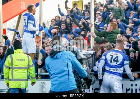 SPAKENBURG, 19-01-2019 ,De Westmaat Tweede Divisie, IJsselmeervogels - Spakenburg ,Stagione 2018 / 2019, Spakenburg player Kevin Sterling (l) festeggiare il gol di Spakenburg player Jordi amaro e con Spakenburg tifosi durante la partita IJsselmeervogels - Spakenburg Credito: Pro scatti/Alamy Live News Credito: Pro scatti/Alamy Live News Credito: Pro scatti/Alamy Live News Credito: Pro scatti/Alamy Live News Credito: Pro scatti/Alamy Live News Credito: Pro scatti/Alamy Live News Credito: Pro scatti/Alamy Live News Credito: Pro scatti/Alamy Live News Foto Stock