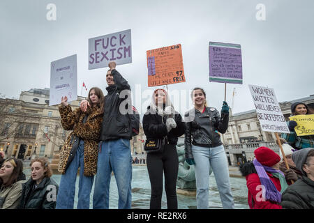 Londra, Regno Unito. 19 gennaio 2019. I diritti delle donne " Pane e Rose' rally in Trafalgar Square. Credito: Guy Corbishley/Alamy Live News Foto Stock
