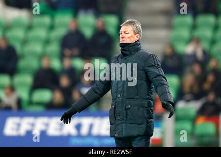 GRONINGEN, 19-01-2019, calcio Eredivisie olandese Stagione 2018 - 2019, Stadio Euroborg. Heracles Coach Frank Wormuth durante il gioco FC Groningen - Heracles Foto Stock