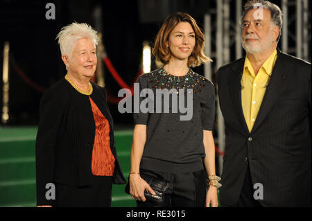 Roppongi, Tokyo, Giappone. Xvii oct, 2013. Elenor Coppola, Sofia Coppola e Francis Ford Coppola frequentare la ventiseiesima Tokyo International Film Festival alla cerimonia di apertura per Roppongi Hills a Tokyo in Giappone ott. 17, 2013. Credito: Hiroko Tanaka/ZUMA filo/Alamy Live News Foto Stock