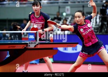 Osaka, Giappone. Xix gen, 2019. Hina Hayata & Mima Ito Tennis da tavolo : tutto il Giappone Ping Pong Championships 2019 Doppio Femminile finale a Maruzen Intec Arena Osaka di Osaka in Giappone . Credito: Naoki Nishimura AFLO/sport/Alamy Live News Foto Stock