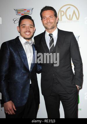 Bradley Cooper, Anthony Ramos presso gli arrivi per trentesimo produttori annuale Guild Awards (PGA) presentato da Cadillac, il Beverly Hilton, California, Stati Uniti d'America. Il 19 gennaio 2019. Foto di: Elizabeth Goodenough/Everett Collection Foto Stock