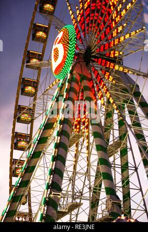 Cranger Kirmes fair, la più grande fiera nella zona della Ruhr, all'Rhine-Herne Canal, Herne, Renania settentrionale-Vestfalia Foto Stock