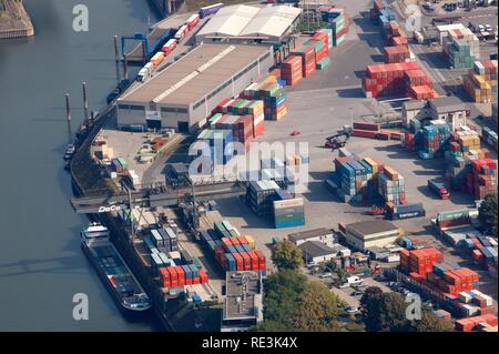 Duisport, porto e centro di logistica, Ruhrort inland porta sul fiume Reno, considerato il più grande del mondo di porto interno, DeCeTe Foto Stock
