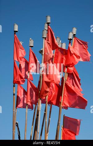 Bandiere a boe di una barca da pesca, Porto a Breege, nel nord dell isola di Ruegen, Meclemburgo-Pomerania Occidentale Foto Stock