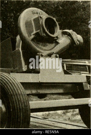 . Cranberries; : la nazionale rivista di mirtillo palustre. Mirtilli rossi. Alcuni dei più di 100 coltivatori frequentando aumento nella vendita di frutta fresca. Essi sono alla ricerca di un 13 percento di guadagno nella vendita di succo di mirtillo palustre cocktail, ma le vendite di salsa di mirtilli sono giù. Egli predisse per-canna torna ad essere più favore- in grado. George Andruk, che rappresenta il Regno di mirtillo palustre di coltivatori associa- tion, dice succhi di frutta prodotti hanno raddoppiato rispetto allo scorso anno. Essi non avranno frutti freschi o trasformati salsa di quest'anno. John Decas di Decas fratelli ha prospettive di 100.000 barili di quest anno e il prossimo. Egli afferma che "noi Foto Stock