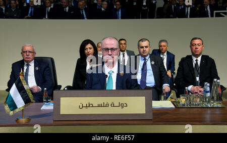 Beirut, Libano. Xx gen, 2019. Il Primo Ministro palestinese Rami Hamdallah partecipa alla sessione di apertura di arabo lo sviluppo economico e sociale del Vertice di Beirut, Libano, 20 gennaio 2019. Il Libano ospita il regionale vertice economico da 20 Gennaio Credito: Primo Ministro Ufficio APA/images/ZUMA filo/Alamy Live News Foto Stock