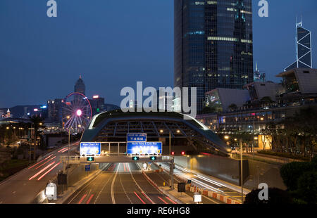 Hong Kong, Cina. Xx gen, 2019. La nuova centrale di Wanchai tunnel e si apre il bypass 2019 e vanta il più grande del mondo di trattamento dell'aria opera del suo genere, Hong Kong, Cina. Credito: Bob Henry/Alamy Live News Foto Stock