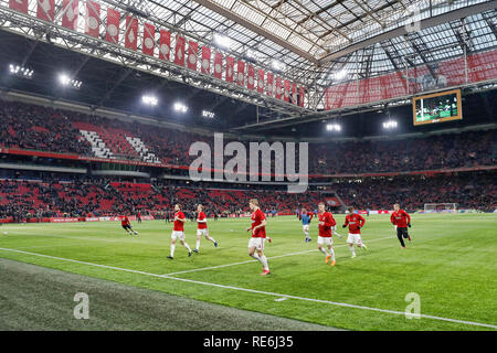 Amsterdam, Paesi Bassi. Xx gen, 2019. Amsterdam, Paesi Bassi. Xx gen, 2019.Stadium Johan Cruyff Arena football, olandese Eredivsie Stagione 2018 / 2019, il riscaldamento di Ajax durante il gioco Ajax - SC Heerenveen Credito: Pro scatti/Alamy Live News Foto Stock
