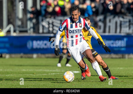 Tilburg, Paesi Bassi. Xx gen, 2019. TILBURG, Paesi Bassi, 20-01-2019, calcio, Koning Willem II stadium, olandese eredivisie, stagione 2018/2019, Willem II speler Renato Tapia, durante la partita Willem II - NAC, Credito: Pro scatti/Alamy Live News Foto Stock