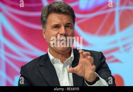 Monaco di Baviera, Germania. Xx gen, 2019. Harald Krüger, CEO di BMW, parla sul palco della vita digitale Design (DLD) Conferenza dell'innovazione. Foto: Lino Mirgeler/dpa Credito: dpa picture alliance/Alamy Live News Foto Stock