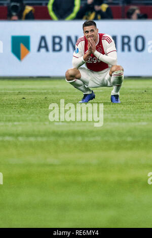 Amsterdam, Paesi Bassi. Xx gen, 2019. Amsterdam, Paesi Bassi. Xx gen, 2019.Stadium Johan Cruyff Arena football, olandese Eredivsie Stagione 2018 / 2019, Dusan Tadic sconsolato dopo la partita Ajax - SC Heerenveen 4-4 Credito: Pro scatti/Alamy Live News Foto Stock