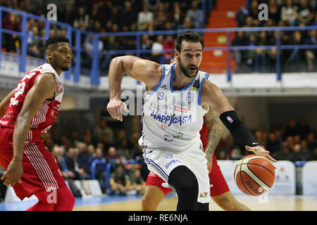 Brindisi, Italia. Xx gen, 2019. Renato Ingenito - LaPresse 20 01 2019 Brindisi(Italia)Sport Casa Felice Brindisi vs Armani Milano - Lega Basket Serie A PosteMobile stagione regolare 16^ giornata 2018 2019 - PalaPentassuglia BrindisiNella foto: Moraschini penetrala difesa dell'ArmaniRenato Ingenito - LaPresse 20 01 2019 Brindisi(Italia)Sport Casa Felice Brindisi vs Armani Milano - National Legue PosteMobile una stagione regolare 16&#x221e; round 2018 2019 - PalaPentassuglia BrindisiIn foto: Moraschini in azione Credit: LaPresse/Alamy Live News Foto Stock