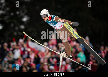 Zakopane (Polonia). Xx gen, 2019. Un ponticello di sci, Alexander Zniszczol, vola giù durante il team competizione individuale per FIS Ski Jumping World Cup il 20 gennaio 2019, a Zakopane (Polonia). Credito: Diogo Baptista/Alamy Live News Foto Stock