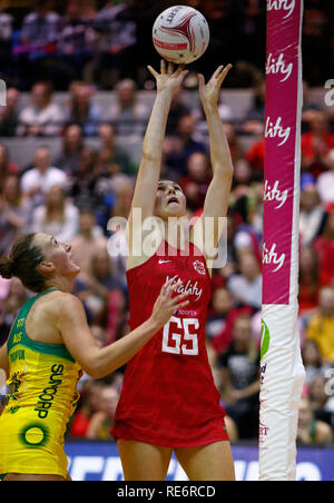 Londra, Regno Unito. Xx gen, 2019. Rachel Dunn di Inghilterra Roses durante Netball serie Quad vitalità Netball partita internazionale tra Inghilterra e Australia a scatola di rame Arena, il 20 gennaio 2019 a Londra, Inghilterra. Credit: Azione Foto Sport/Alamy Live News Foto Stock