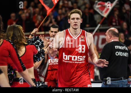 Germania, Bamberg, Brose Arena - 20 Gen 2019 - Pallacanestro, Coppa Tedesca, BBL - Brose Bamberg rispetto ai cestelli di Telekom Bonn - Immagine: Patrick Heckmann (Brose Bamberg, #33) Foto: Ryan Evans Credito: Ryan Evans/Alamy Live News Foto Stock