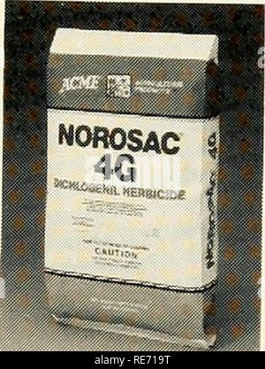 . Cranberries; : la nazionale rivista di mirtillo palustre. Mirtilli rossi. Norosac erbicida è impareggiabile con il controllo delle erbe infestanti ed erbe di giovani alberi da frutto vivaio, more, mirtilli rossi, lamponi e mirtilli, può il vostro presente PRE-emergenti di erbicida fare tutti questi?. * Essere applicato al di sopra e attraverso gli attuali la crescita di erbacce? * Uccide la vegetazione esistente? * Controllo aririual infestanti graminacee e'? Â ¦ Controllo erbacce perenni e graminacee compresi quackgrass ed equiseto (equiseto)? Â *â ¢ e può esso ultimo attraverso la stagione di crescita con una applicazione! NOROSAC* 4G è in grado di..e non! Pbi/Gondon coppa Foto Stock