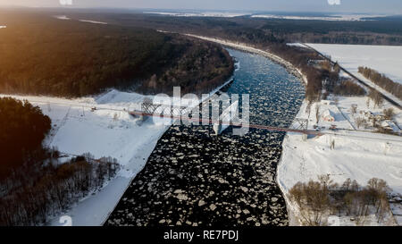 Ponte Ferroviario sul fiume Foto Stock