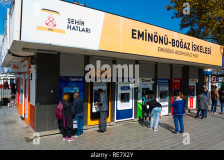 Sportelli automatici, Uskudar, Istanbul, Turchia, parte asiatica Foto Stock