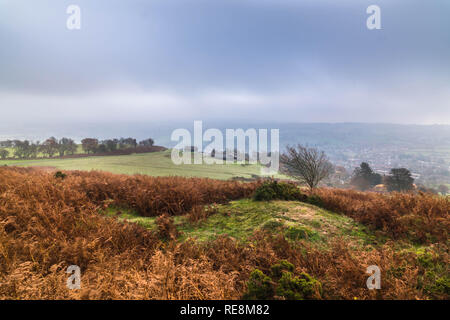 Umido e nuvoloso giorno oltre Bradnor hill golf club di Kington Herefordshire England Regno Unito. Novembre 2018 Foto Stock