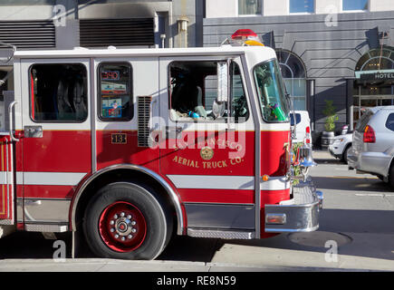 San Francisco Fire Department carrello parcheggiato Foto Stock