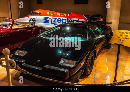 FONTVIEILLE, Monaco - JUN 2017: nero Lamborghini Countach 1986 a Monaco Top Cars Collection Museum. Foto Stock