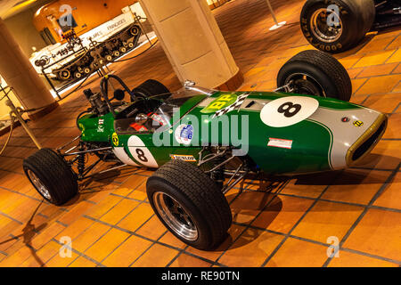 FONTVIEILLE, Monaco - JUN 2017: verde LOTUS 25 FORMULA UNO F1 1962 a Monaco Top Cars Collection Museum. Foto Stock
