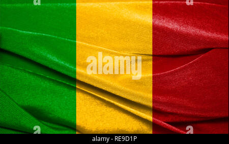 Bandiera realistica del Mali sulla superficie ondulata del tessuto. Perfetto per lo sfondo o scopi di texture. Foto Stock