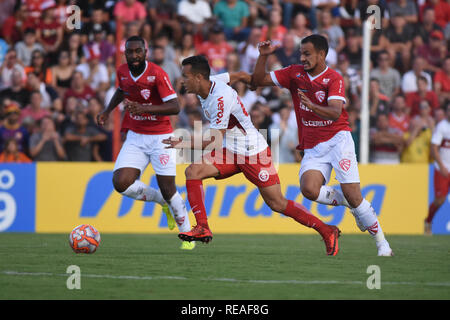 RS - Iju - 20/01/2019 - GAUCH O 2019, S o Luiz x Internationale - Ottobre 19, Juan Alano di Inter in controversia con i giocatori avversari per stato di campionato 2019. Foto: Renato Padilha / AGIF Foto Stock