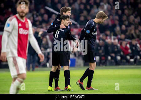 Amsterdam, Paesi Bassi 20 gennaio 2019 Calcio Eredivisie olandese: AFC Ajax v SC Heerenveen Johan Cruijff ArenA Eredivisie seizoen 2018-2019 L-R Heerenveen vier 3-2 Sam Lammers di SC Heerenveen, Mitchell van Bergen di SC Heerenveen, Lasse Schone di Ajax Foto Stock