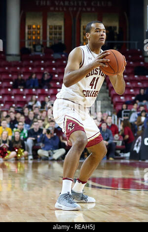 Conte Forum. Xx gen, 2019. MA, USA; il Boston College Eagles avanti Steffon Mitchell (41) con la palla durante il NCAA pallacanestro tra la Florida State Seminoles e Boston College Eagles al Conte Forum. Il Boston College ha vinto 87-82. Anthony Nesmith/CSM/Alamy Live News Foto Stock