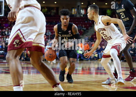 Conte Forum. Xx gen, 2019. MA, USA; Florida State Seminoles guard David Nichols (11) rigidi per il cestello durante il NCAA pallacanestro tra la Florida State Seminoles e Boston College Eagles al Conte Forum. Il Boston College ha vinto 87-82. Anthony Nesmith/CSM/Alamy Live News Foto Stock