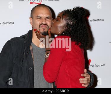 Bryton James, Loren Lott presso gli arrivi per il giovane e l'agitato celebra 30 anni come TV #1 Giorno del dramma televisivo CBS City, Los Angeles, CA 17 Gennaio, 2019. Foto di: Priscilla concedere/Everett Collection Foto Stock