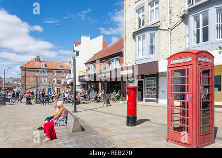 Lungomare Foreshore Road, Scarborough, North Yorkshire, Inghilterra, Regno Unito Foto Stock