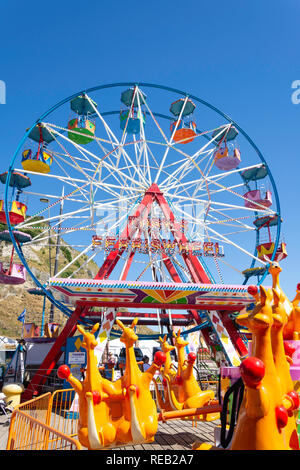 Ruota panoramica Ferris al Luna Park parco divertimenti, Marine Drive, Scarborough, North Yorkshire, Inghilterra, Regno Unito Foto Stock