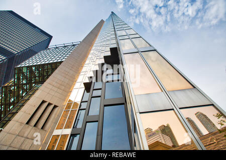 Toronto, Canada-20 giugno, 2018: coperta d'oro-bronzo vetro, Royal Bank Plaza-un grattacielo a Toronto, Ontario, Canada che serve come de facto la ope Foto Stock