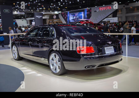 Nonthaburi, Tailandia - 4 Dicembre 2018: vista posteriore di Bentley Flying Spur presentato nel motore di Expo 2018 Foto Stock