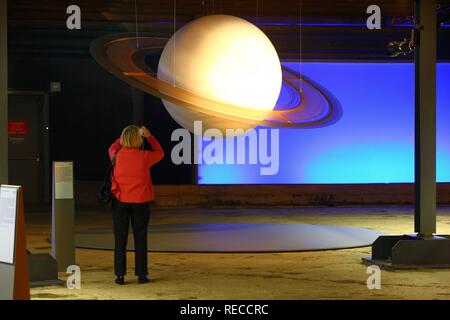 Rappresentazione tridimensionale del Sole e i suoi pianeti, al di fuori di questo mondo - Meraviglie del Sistema Solare Foto Stock