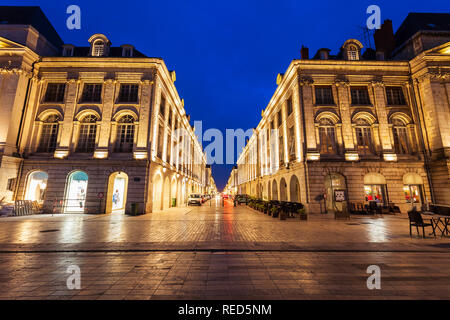 Place du Martroi o Martroi square è una piazza principale nella città di Orleans, regione della Loira in Francia Foto Stock