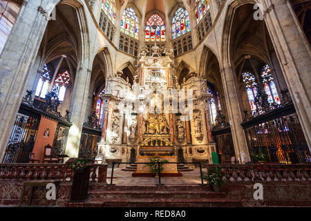 TOULOUSE, Francia - 20 settembre 2018: Cattedrale di Tolosa o la Cattedrale di Saint Etienne interno, una chiesa cattolica romana nella città di Tolosa in Francia Foto Stock