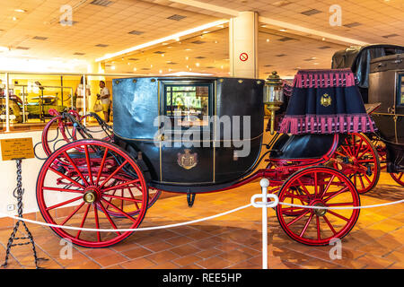 FONTVIEILLE, Monaco - JUN 2017: nero Berline 1865 a Monaco Top Cars Collection Museum. Foto Stock