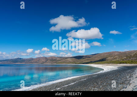 Il lago di Salda è nel sud della provincia di Burdur Yesilova del distretto è stato accreditato come "La Turchia Maldive" negli ultimi anni per la sua spiaggia bianca e c Foto Stock