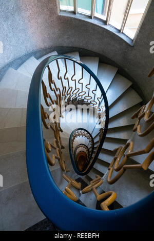 Italia appartamento Rapollo ovale scalinata a spirale interno delle scale di marmo Foto Stock