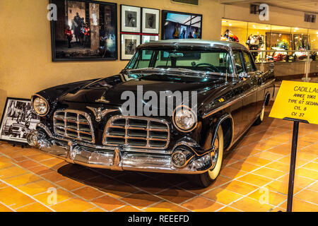 FONTVIEILLE, Monaco - JUN 2017: nero Cadillac nel Principato di Monaco Top Cars Collection Museum. Foto Stock