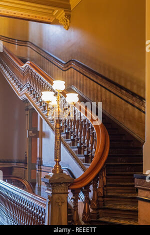 Des Moines, Iowa - una scalinata in Iowa State Capitol Building. Foto Stock