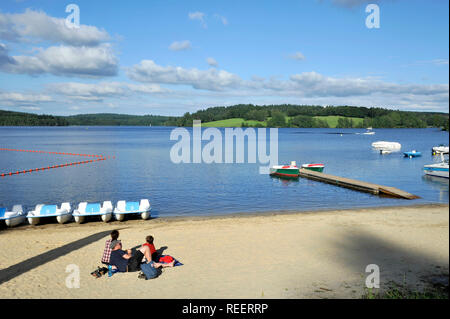 Lago Vassivire in Peyrat-le-Ch teau‰(Francia centrale). Spiaggia Auphelle.Caption locale *** Foto Stock