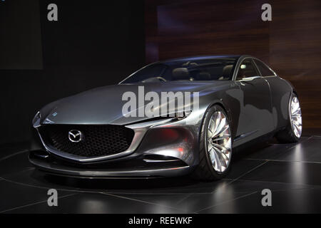 Bangkok, Tailandia - 4 Dicembre 2018: Mazda Vision coupé concept car dell'anno 2018 display in Mazda showroom in Bangkok Foto Stock